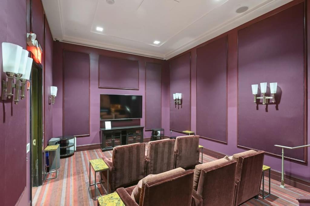 Upscale Comfort Next To Metro And Dining Arlington Bagian luar foto